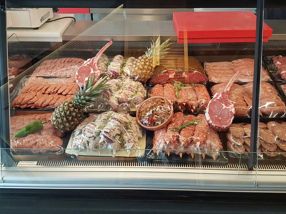 Günlük taze kasap vitrini